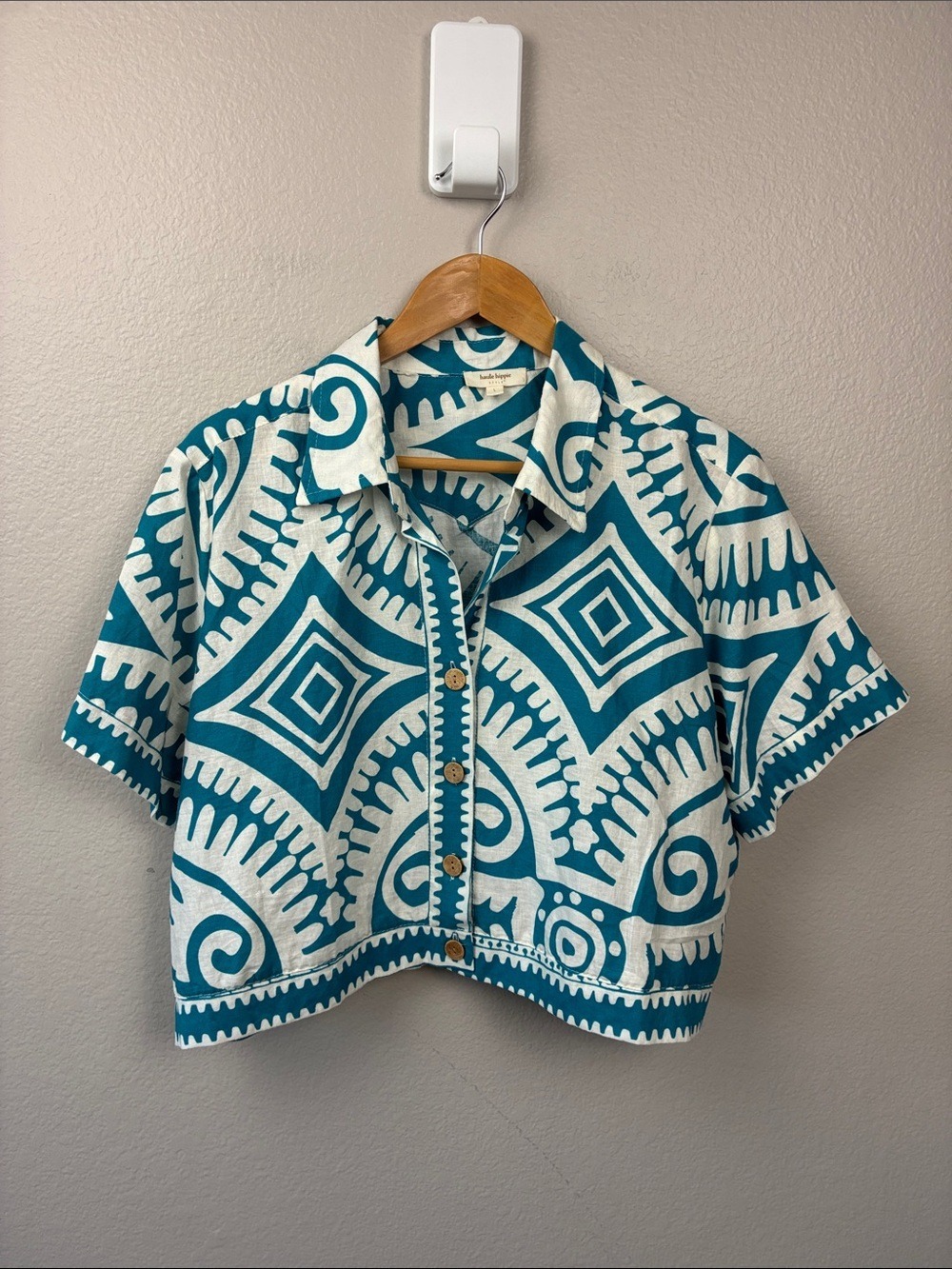 Haute Hippie Linen Teal White Batik Blouse Cropped Button Down Shirt Top L